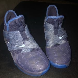 LeBron Soldier 12 “Anchor” Size 4.5Y